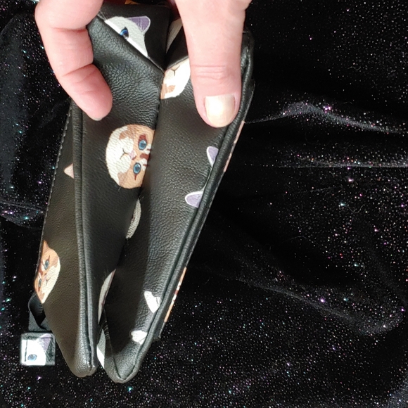 Cute Kitty Wristlet Bag - Picture 10 of 16